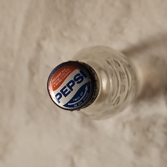 PEPSI-COLA 10FL. OZ BOTTLE - Picture 3 of 5